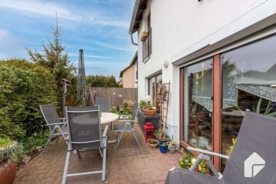 Moderne Doppelhaushälfte mit Garten