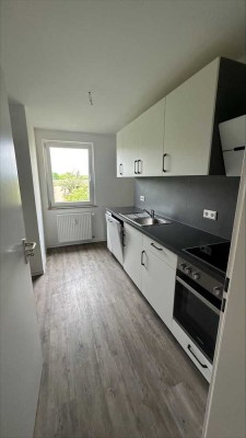 2. Obergeschoss / Weitläufige 4-Zi.-Wohnung mit Balkon