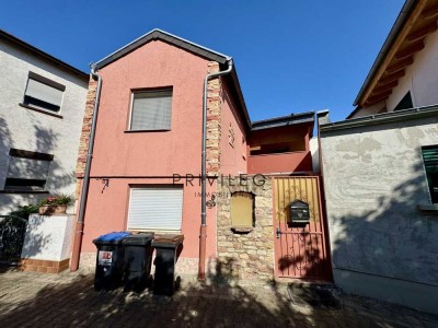 Charmantes Haus als Alternative zur Wohnung – mit Hof und Balkon