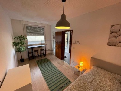 Einziehen & Wohlfühlen: Komplett möblierte 2-Zimmer-Wohnung in modernem Stil *WG geeignet*