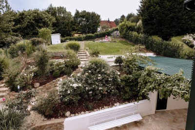 Erstbezug nach Sanierung! Wunderschönes Haus mit Pool, großem Garten und Garage in absoluter Grünruhelage in Klosterneuburg Weidling!