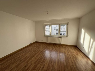 Helle 3-Zimmerwohnung mit EBK und Balkon - Pforzheim-Weststadt