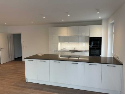 Neubau-Erstbezug: 3-Zimmer-Wohnung mit Balkon und EBK in Glinde