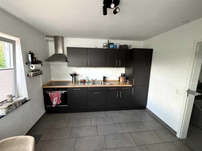 Große 3 Zimmer-Maisonettewohnung EBK, Badewanne, Parkplatz