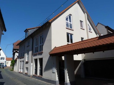 Gelegenheit: Charmante 2-Zimmer-Dachgeschosswohnung in der Altstadt