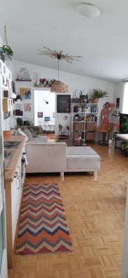 Schöne 2-Zimmer Dachgeschosswohnung im Herzen der Stadt