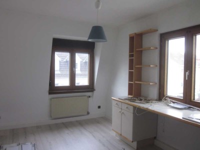 Lichtdurchflutete 2 Zimmer/Kü/Bad-Wohnung in Heidelberg-Kirchheim, Schwetzinger Str.