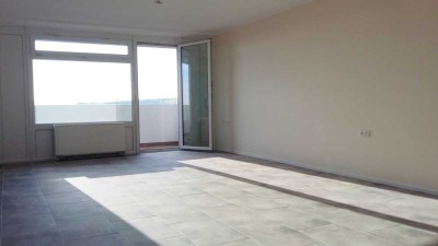 Sanierte 3-Raum-Wohnung mit Balkon in guter Lage, 84 qm, Stellplatz