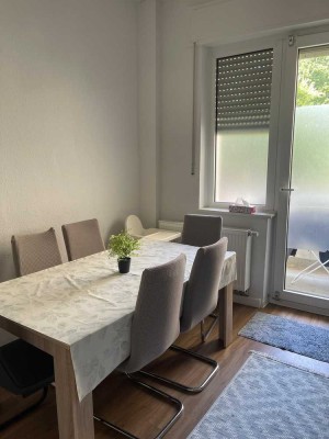 Modernisierte 2-Raum-EG-Wohnung mit Balkon und Einbauküche in Essen-Herwarthstraße