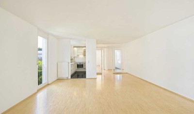Helle 4-Zimmer-Wohnung mit Balkon & Einbauküche in München-Solln