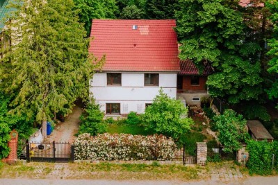 Familienhaus zentral in Eichwalde - Mit Keller, Separee, Rollläden, Einbauküche, modernen Bädern