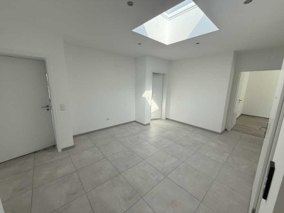 Geräumige, exklusive 4-Zimmer-Wohnung mit gehobener Innenausstattung mit Balkon in Mönchengladbach