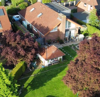Von Privat! Großzügiges Einfamilienhaus mit großem Grundstück in unverbauter Feldrandlage