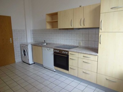 2-Raum Wohnung mit möblierter Küche