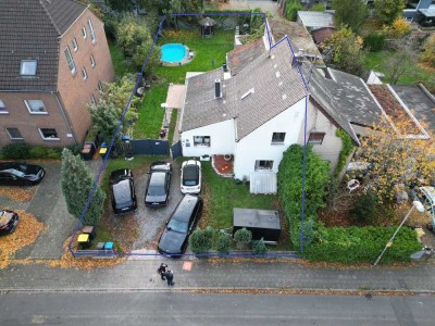 Geräumiges 5-Zimmer Haus mit Einliegerw. und Pool in Düsseldorf-Eller