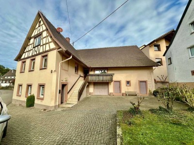 RESERVIERT - Einfamilienhaus mit Garage, Nebengebäude & großzügigem Grundstück