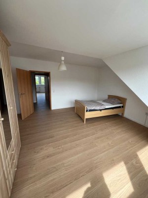 950 € - 90 m² - 3.0 Zi.