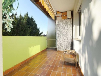Zentrale sofort bezugsfähige 3 Zimmer Wohnung mit Balkon und Garage - Provisionsfrei