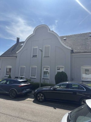 Charmante Eigentumswohnung mit Haus-Charakter, Garten & Wintergarten in Essen-Bergerhausen