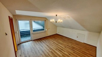 Helle 4-Zimmer Dachgeschosswohnung in Pforzheim-Hohenwart