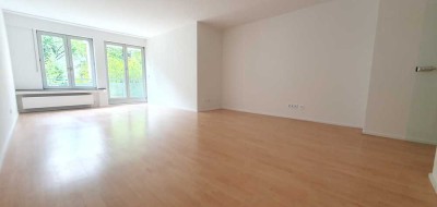 Gepflegte 3-Zimmer-Wohnung mit Einbauküche, Balkon und TG-Stellplatz zum sofortigen Einzug