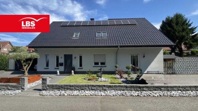 Exklusives Einfamilienhaus mit Einliegerwohnung und Doppelgarage