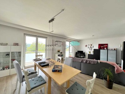 Lichtdurchflutete 2,5 Zimmer Wohnung in beliebter Lage von Pforzheim, Eutingen