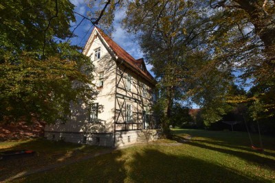 Kapitalanleger aufgepasst: 6 WE Mehrfamilienhaus mit großem Grundstück in zentraler Lage