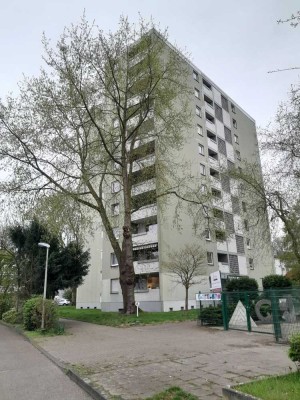 2,5 Raum Wohnung mit Balkon in 45138 Essen Huttrop zu vermieten