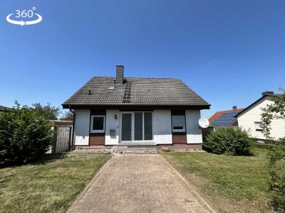 Schönes Einfamilienhaus (Massa-Fertighaus) mit Doppelgarage und Garten