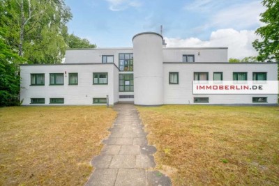 IMMOBERLIN.DE - Nobler Wasserblick: Möblierte Mietwohnung mit großer Sonnenterrasse am Dianasee
