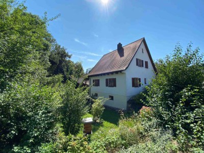 Charmantes Einfamilienhaus in idyllischer Lage – Ihr neues Zuhause im Grünen