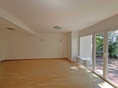 POCHERT IMMOBILIEN - Eine Oase mitten in der City! Bezugsfreie EG-Wohnung mit Terrasse