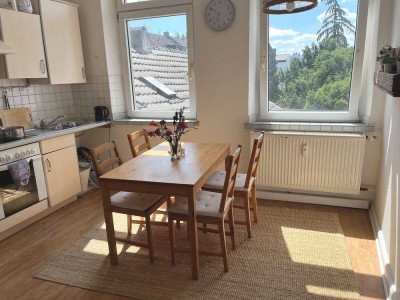 Schöne Altbauwohnung mit guter Hausgemeinschaft in zentraler Lage