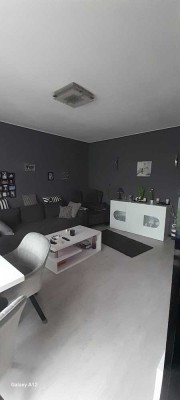 Schöne 2 Zimmer Wohnung mit Balkon + Keller