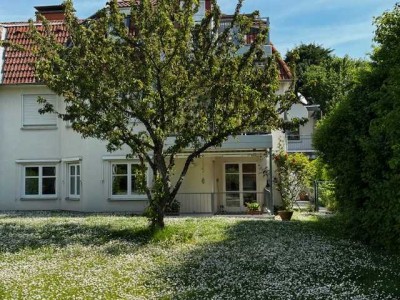 Sonnige Gartenwohnung in begehrter stadtnaher Lage Bad Homburgs mit Terrasse und Balkon