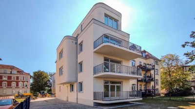 Neubau-Highlight: Energieeffizient mit Wohnungs-Aufzug, Echtholzböden, 2 Bädern & großem West-Balkon