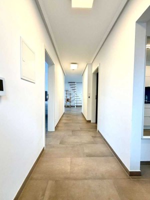 Exklusive 2-Zimmer-Wohnung mit Balkon & Spitzboden – kernsaniert in Essen-Heisingen❤️