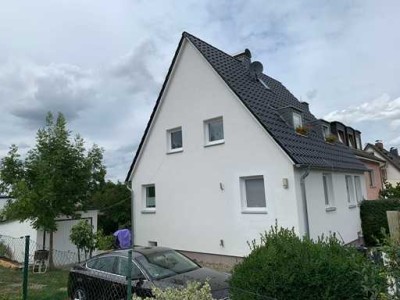 KS-Bettenhausen: Großes Grundstück mit 2 Einfamilienhäusern bebaut