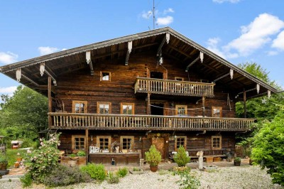 Pfarrkirchen - Rarität - Original Rottaler Holzbauernhaus in Dorflage.