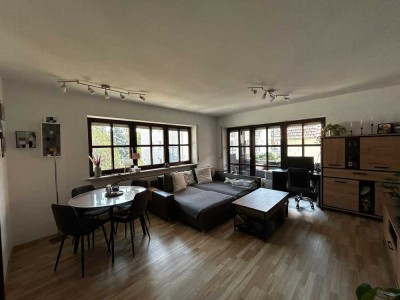 Gut geschnittene 2-Raum-Wohnung mit Einbauküche in Augsburg