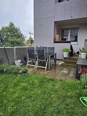 Schöne helle 4 Zimmer-Wohnung mit Balkon, Terasse und Wintergarten.