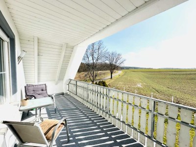 Dachtraum in Adelsdorf - Eigener Garten, Loggia und Stellplatz