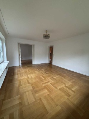 Lichtdurchflutete 5- Zimmerwohnung in TOP Lage