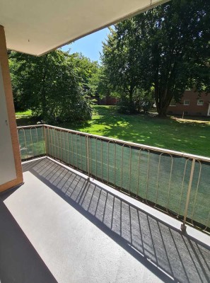 Alles neu! Top 3,5 Raum EG-Wohnung mit Balkon in ruhiger und zentraler Lage! Neues Bad!