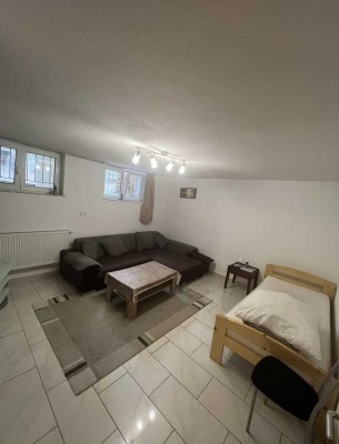 Renovierte und möblierte 1-Zimmer-Wohnung zentral in Stuttgart