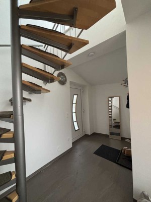 Renovierte Möblierte 2 Zimmer Wohnung