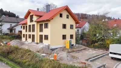 Neubau Erstbezug! Energieeffizientes Reiheneckhaus in zentraler Lage (H1)