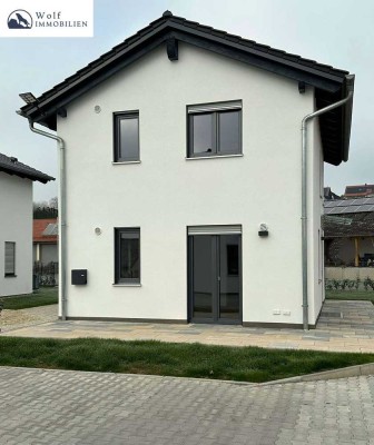Schönes, hochwertiges KfW 40 Einfamilienhaus zum Erstbezug