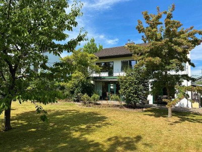 Großzügiges Einfamilienhaus mit spektakulärem Garten in Vorzugslage von Bonn-Ippend